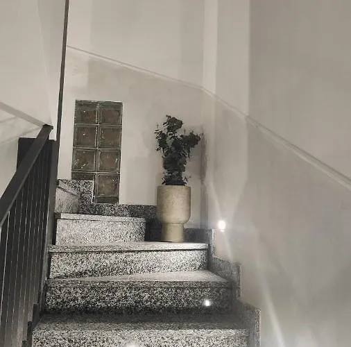 بيت ضيافة Novara 3*