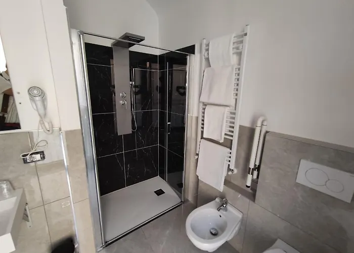 Novara بيت ضيافة 3*